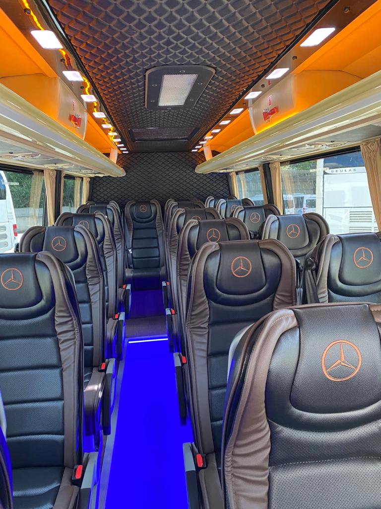 interior microbus.jpg